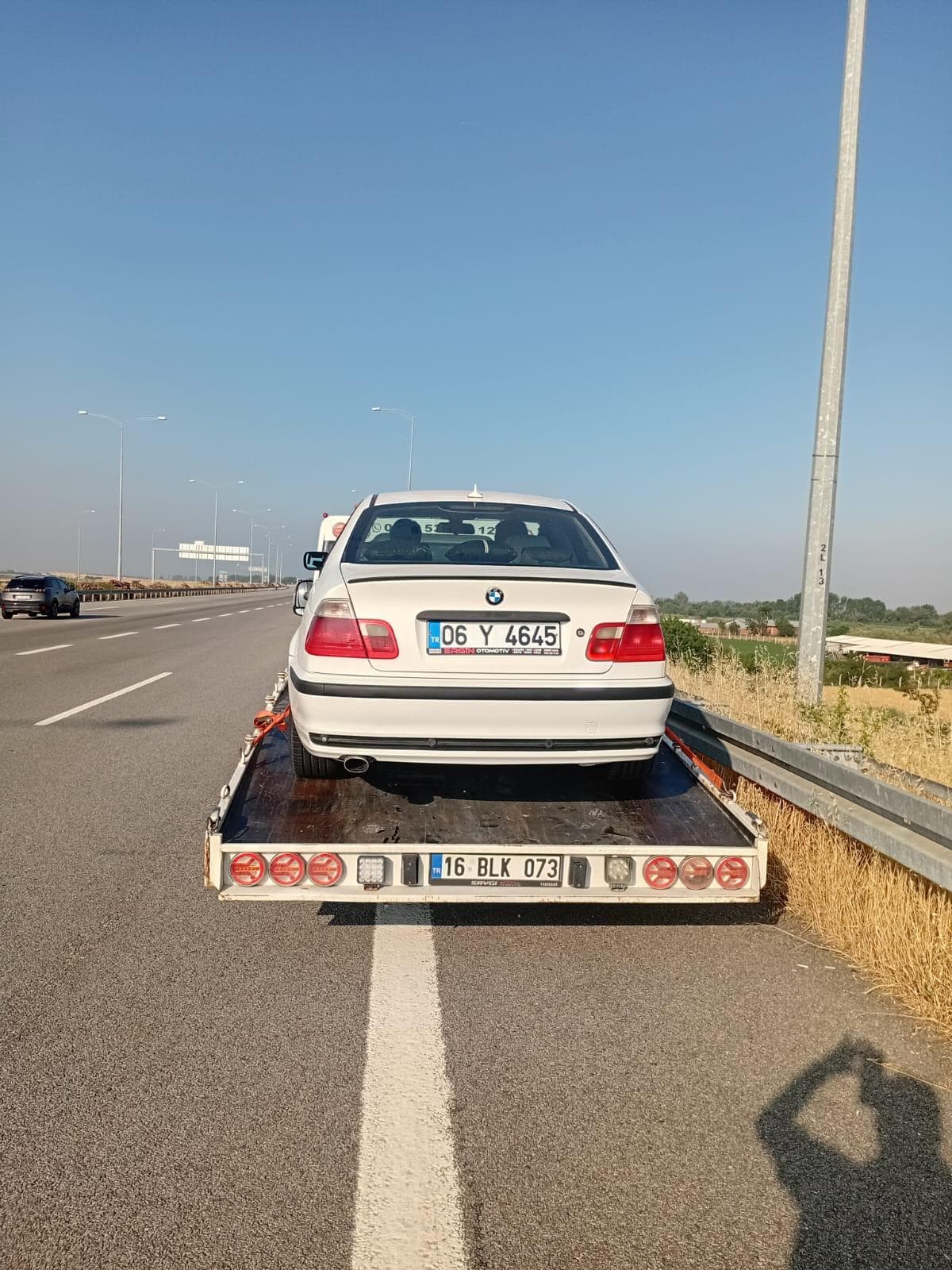 Karayolunda beyaz araç taşıma hizmeti